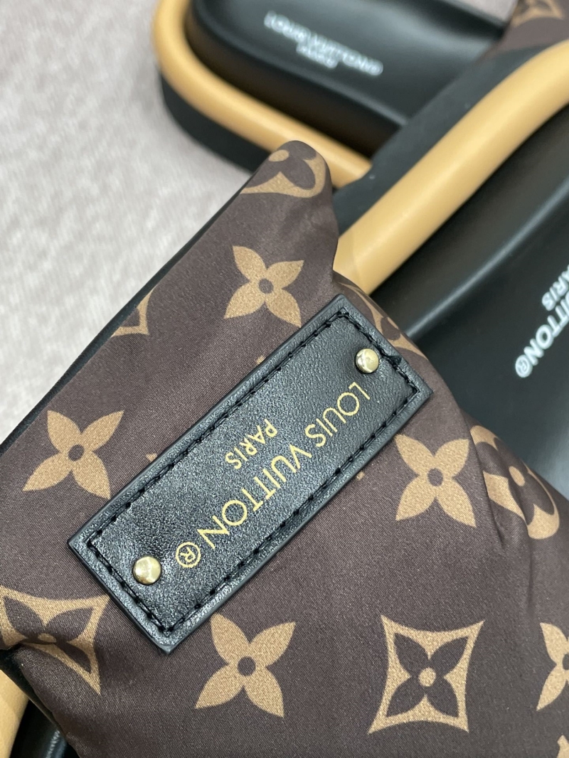 l0vis Vvtt0n slippers